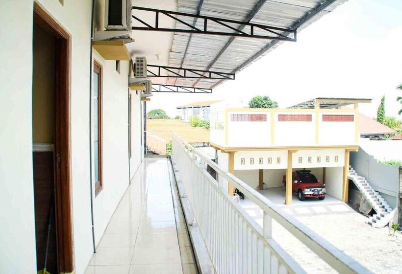 فندق Puri Karomah Syariah Redpartner