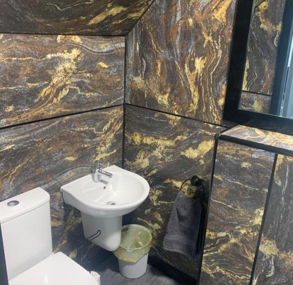 פנסיון Aspen Guest House