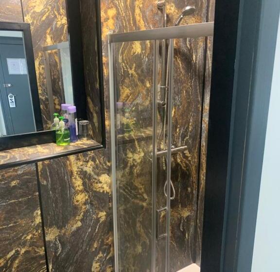 פנסיון Aspen Guest House