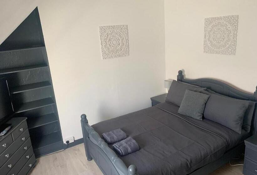 פנסיון Aspen Guest House