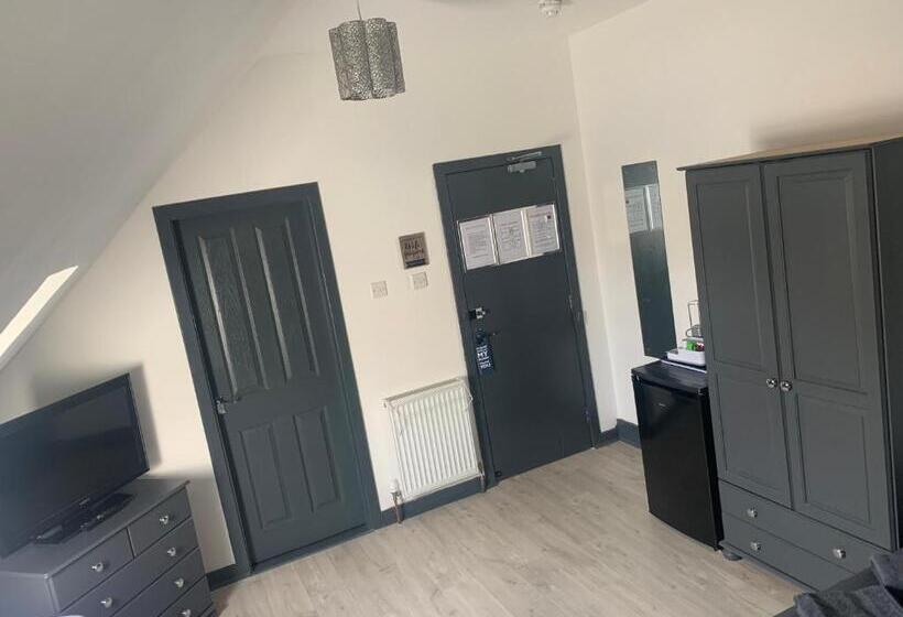 פנסיון Aspen Guest House