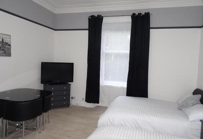 פנסיון Aspen Guest House