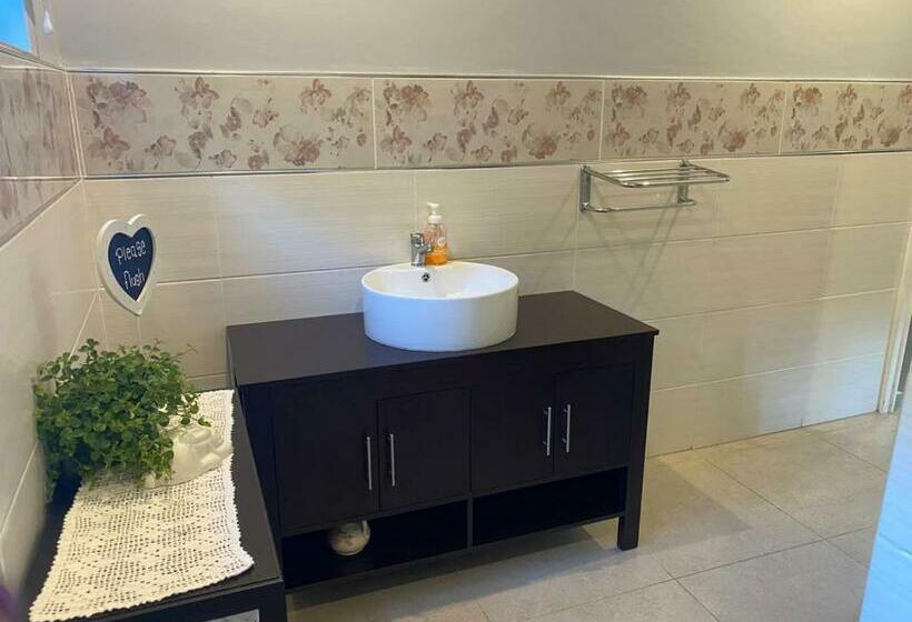 פנסיון Casa Hillcrest