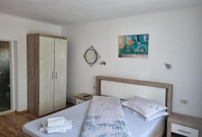 بنسيون Casa Lidia