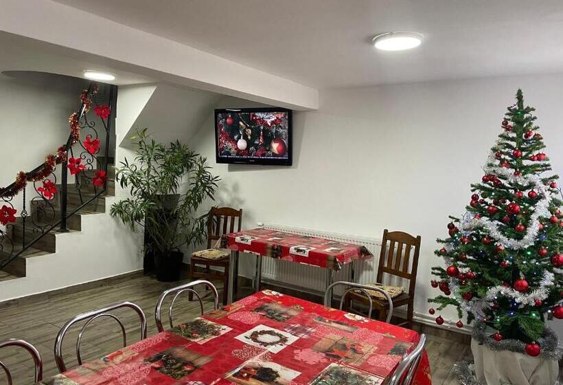 بنسيون Casa Lidia