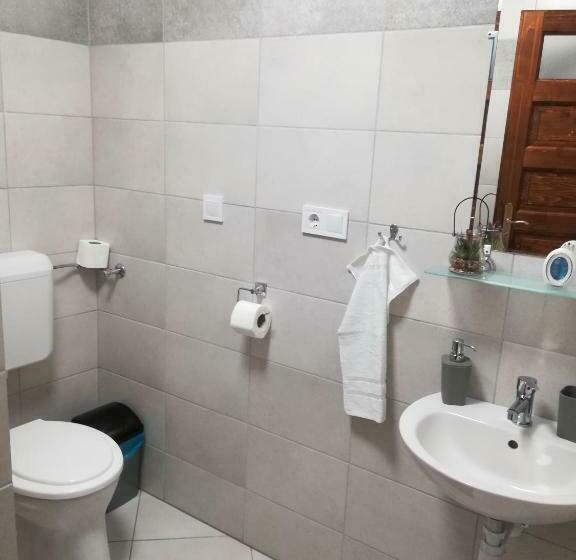 ペンション Cinege Vendégház