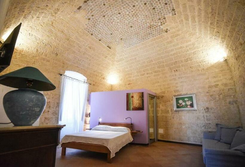 پانسیون Domus Castrum