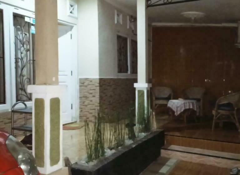 פנסיון Guest House Dissa