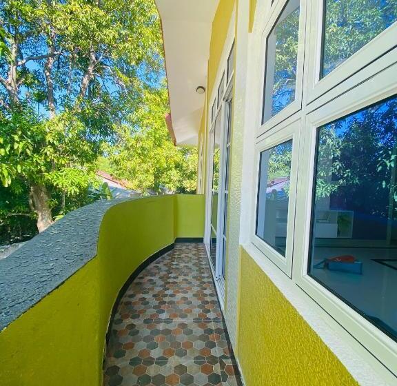 پانسیون Hedheykuri Residence Fuvahmulah