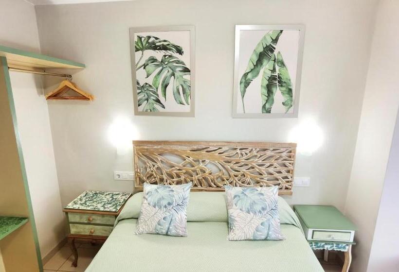 بنسيون Hostal Rigau