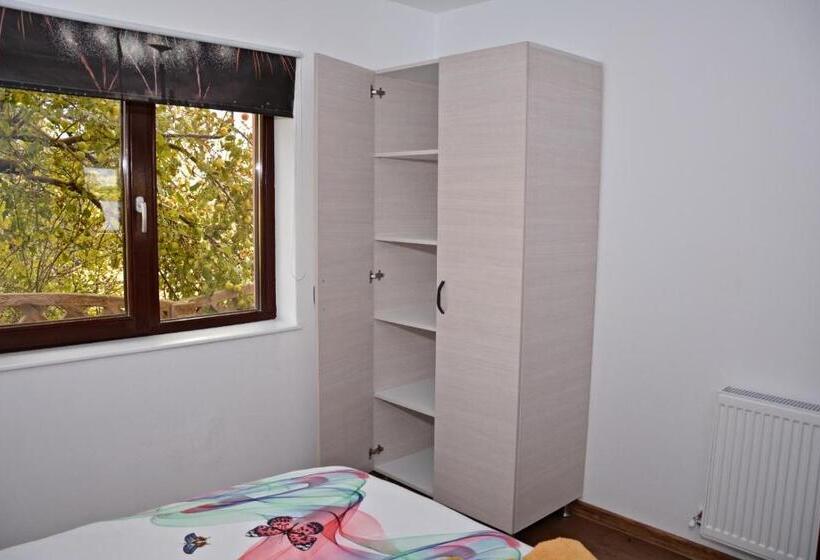 פנסיון La Miruna