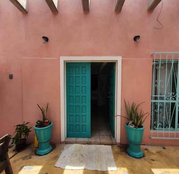 פנסיון Nómadas Hostel