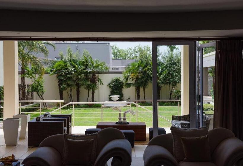 膳宿费 The Houghton Villa