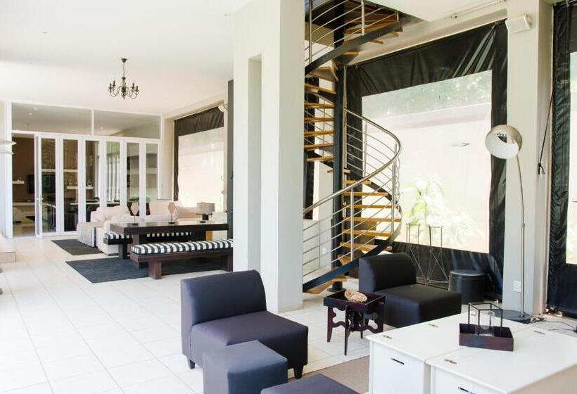 膳宿费 The Houghton Villa