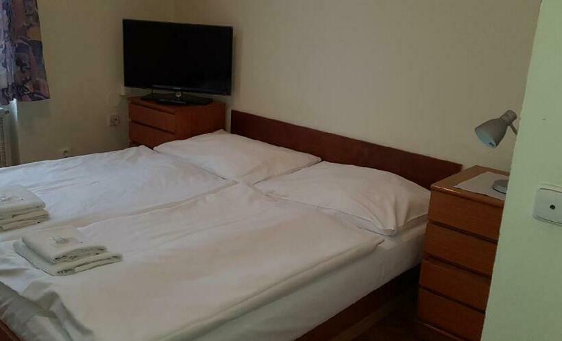 پانسیون The Z Accommodation