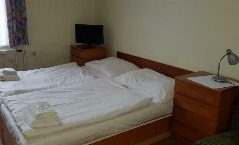 پانسیون The Z Accommodation