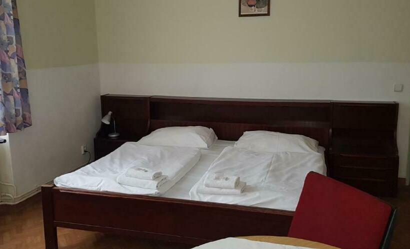 پانسیون The Z Accommodation