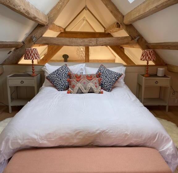 بنسيون Wyke Cowsheds