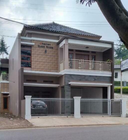 Pension Zhafran Guest House