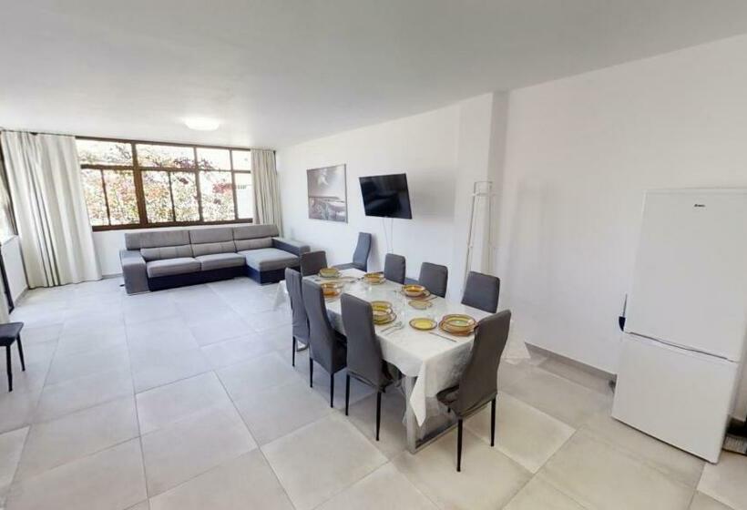 فندق صغير Habitaciones Triples Espaciosas Con Baños Privados En Maspalomas