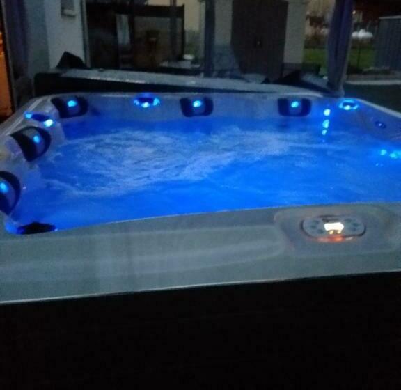 민박 6bis Rue De La Boussaquiere St Broladre