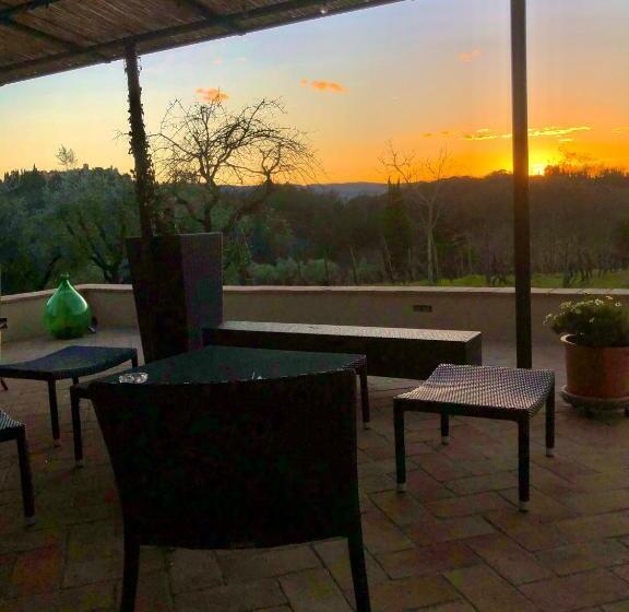 مبيت وإفطار Casa Loumavi