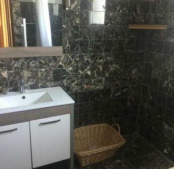 مبيت وإفطار Chambre Pratique Avec Wc Et Vasque Attenant Du Rucher Naturaile