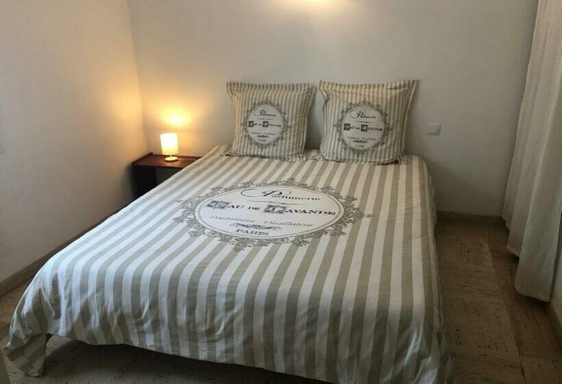 مبيت وإفطار Chambre Pratique Avec Wc Et Vasque Attenant Du Rucher Naturaile