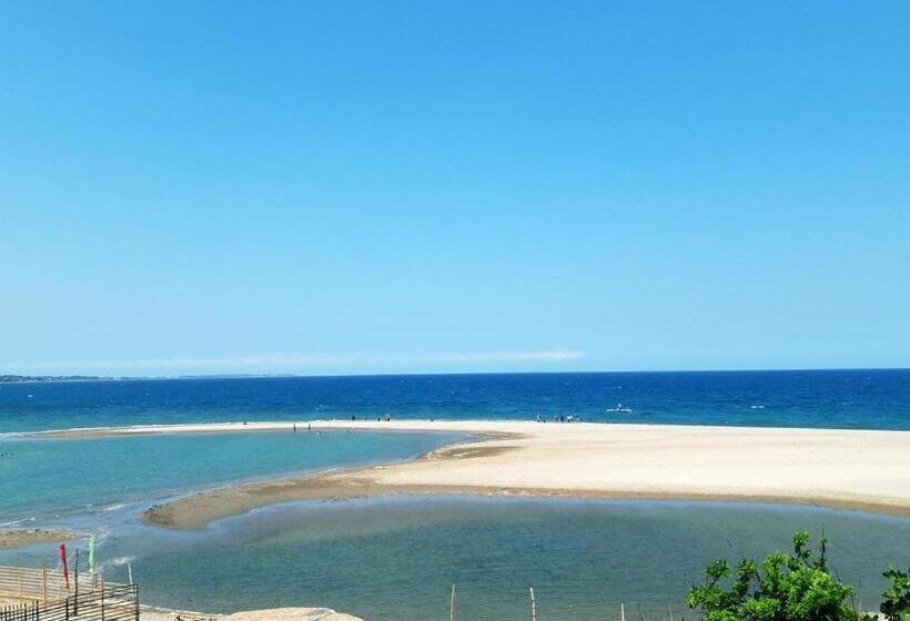 تختخواب و صبحانه Cristina Beachfront Cottages