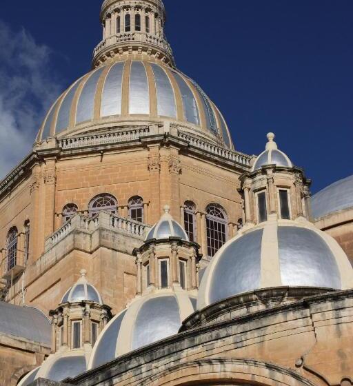 تختخواب و صبحانه Dhara House Malta