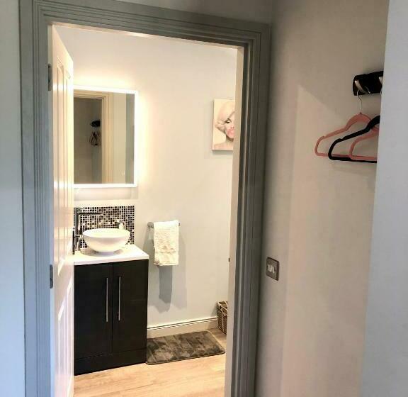 צימר Room On The River