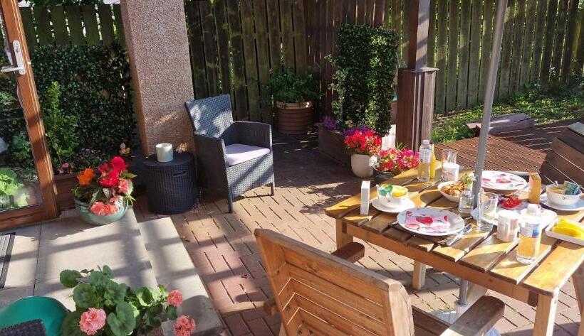 צימר Room On The River