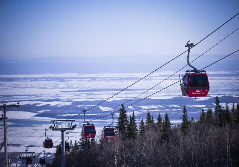 Condo Climatisé Près Du Mont Sainte Anne Avec Parc Aquatique, Piscine, Spa, Gym, Arcades Et Billard