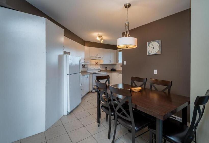 Condo Climatisé Près Du Mont Sainte Anne Avec Parc Aquatique, Piscine, Spa, Gym, Arcades Et Billard