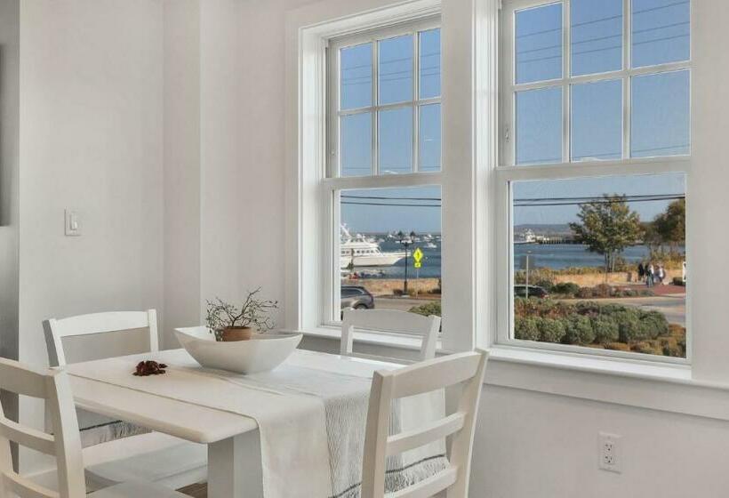 Harbourtown Suites On Plymouth Harbor