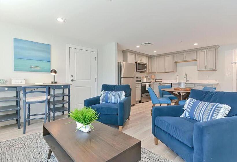 Harbourtown Suites On Plymouth Harbor