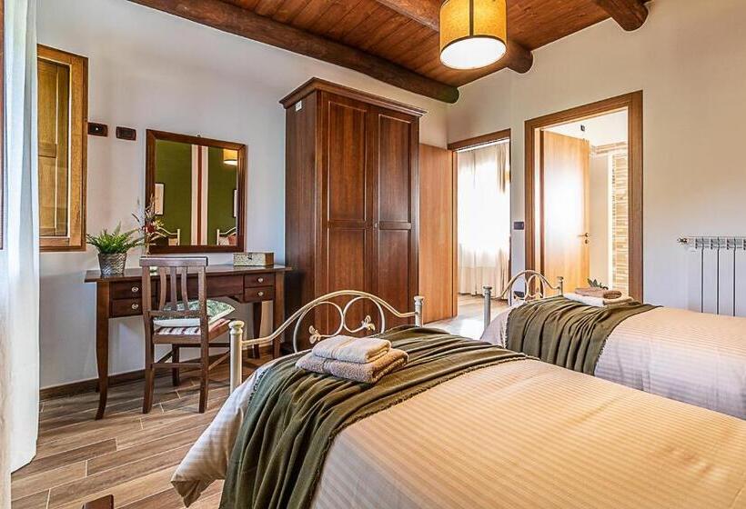 Отель Agriturismo Casal D Acqua Bianca