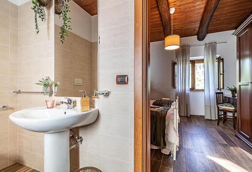 Отель Agriturismo Casal D Acqua Bianca