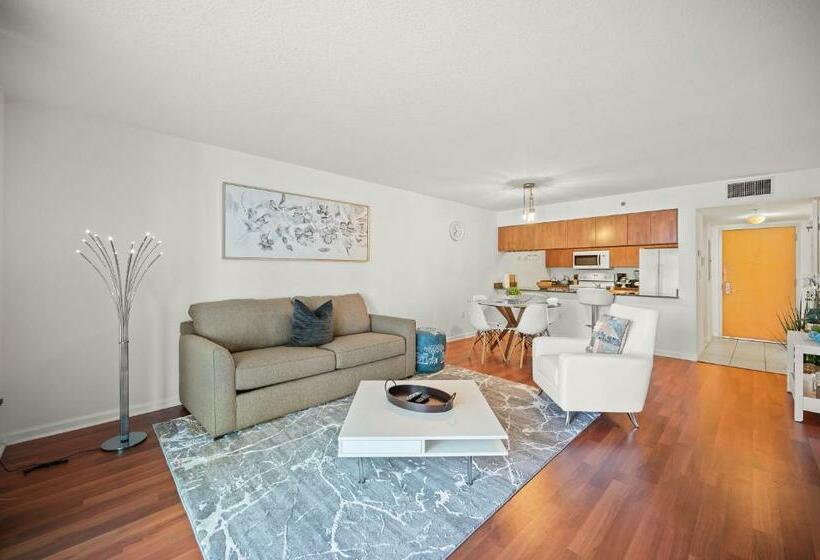 Luxurious 1br High Rise Condo Brickell Free Parking