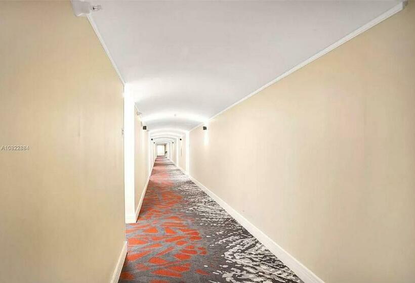 Intracoastal Waterview   Central  Fort Lauderdale   Steps To Beach