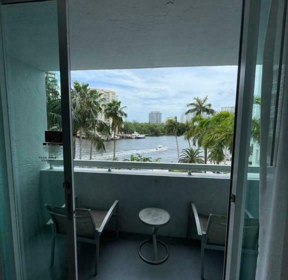Intracoastal Waterview   Central  Fort Lauderdale   Steps To Beach