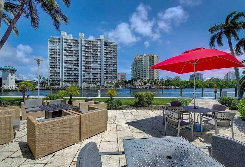 Intracoastal Waterview   Central  Fort Lauderdale   Steps To Beach