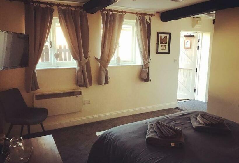 فندق على الطريق The Swan Inn Newport