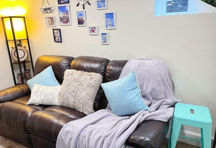 بنسيون Two Bedrooms Private Sweet Kirkland House