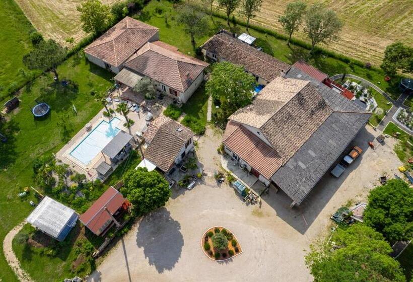 Пансион Agréable Studio Jacuzzi Extérieur