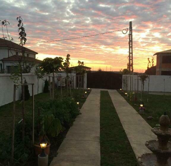 פנסיון Blue Sky House