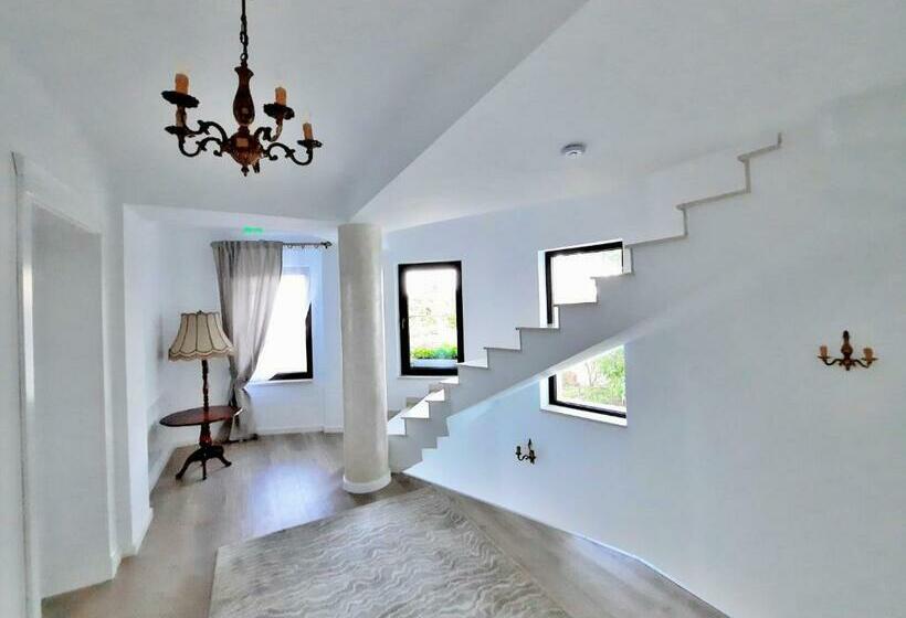 פנסיון Casa Mora