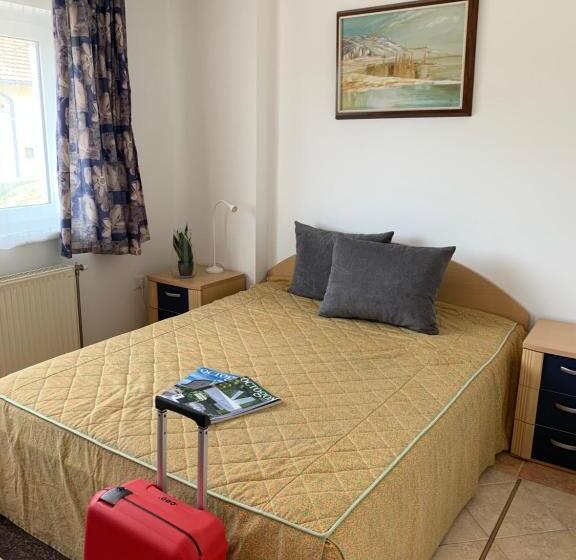 膳宿费 Lilium Villa Hévíz