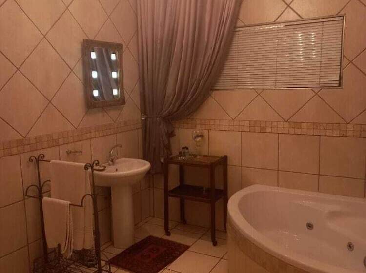 بنسيون Michaelangelo Guest House