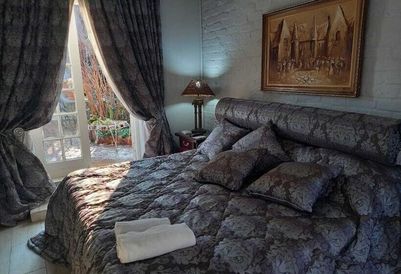 پانسیون Michaelangelo Guest House